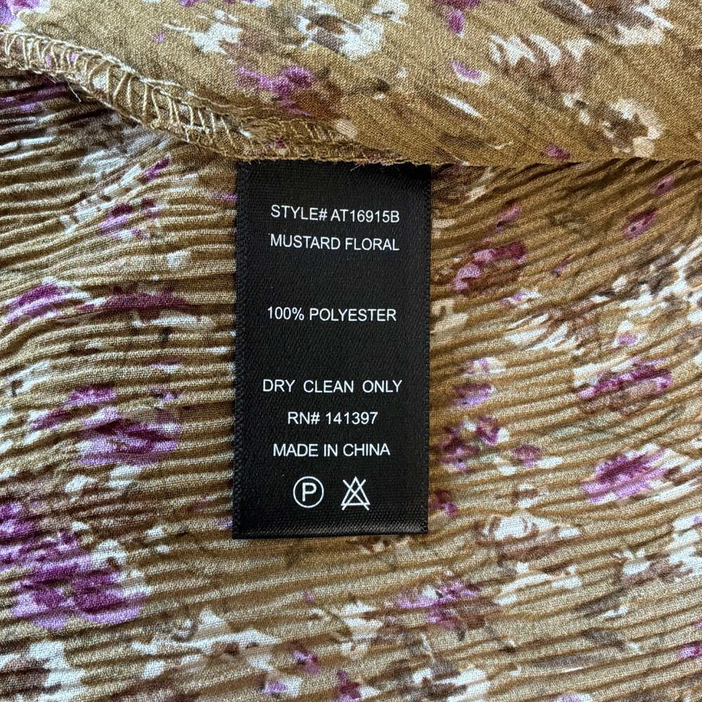 New ASTR The Label Top Olive Green Mustard Floral Puff Sleeve Top Size Small - Picture 12 of 12